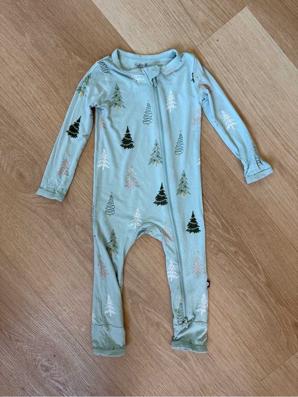 Kyte Baby Holiday Tree Zip Footie Pajamas 12-18 month